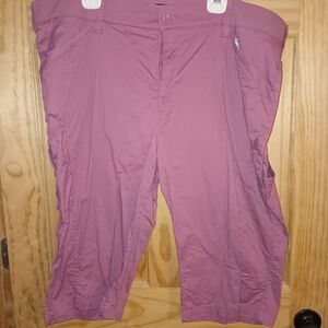 Women's Mauve Capris